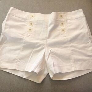 ☀️3/$10 Limited stretch white shorts
☀️